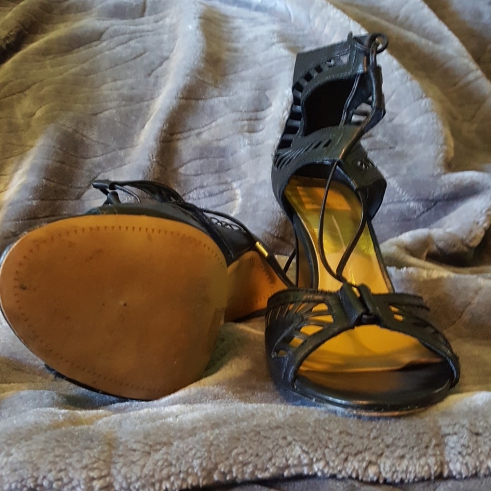 Shoes - Picture 2 of 4